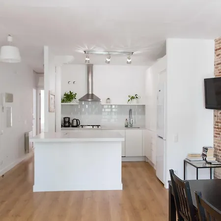 Central Apartment Lägenhet