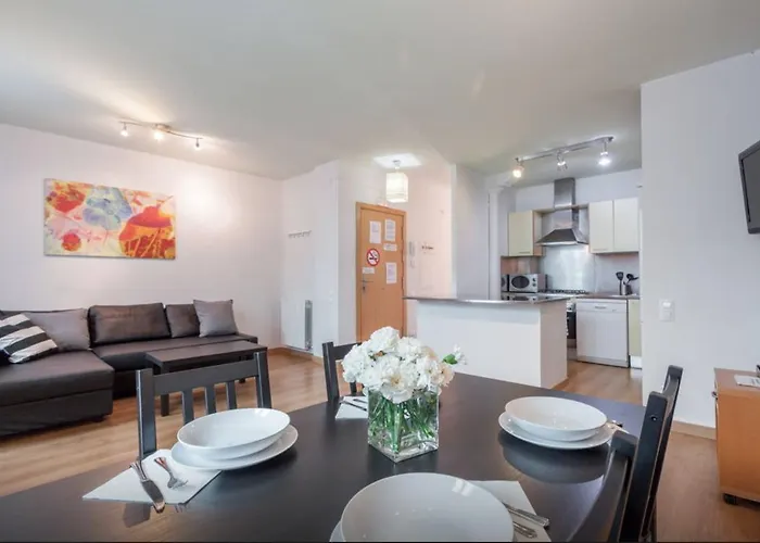 Central Apartment *