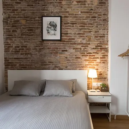 Central Apartment *