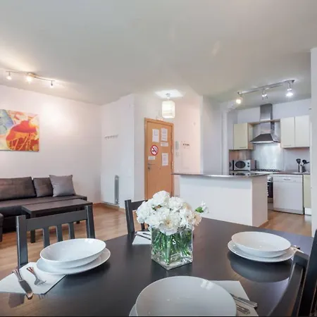 Central Apartment *